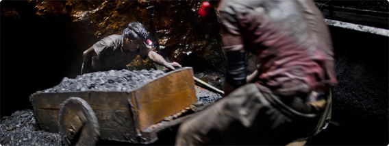 石炭採掘：常に危険と隣り合わせ、世界各地の炭鉱で働く人々