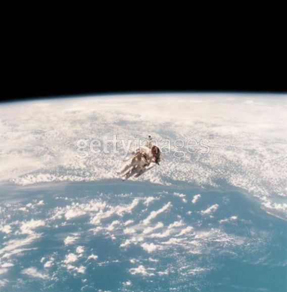 first_untethered_free_flight_03