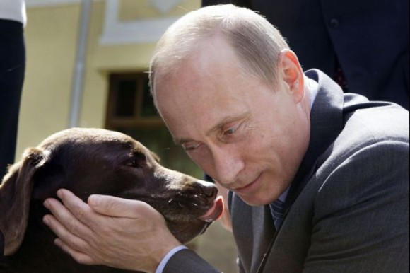 犬とプーチン大統領