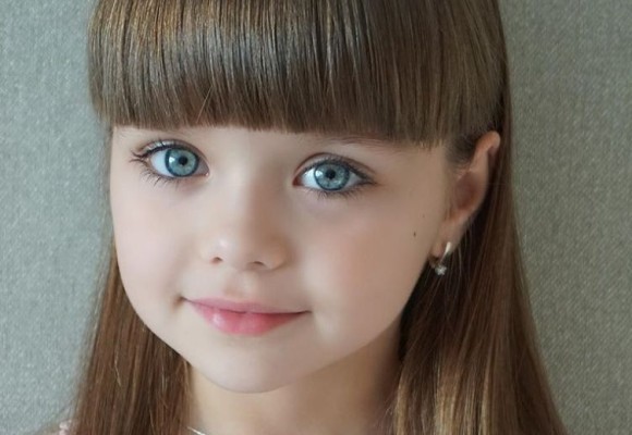 お人形さんみたいじゃないか！吸い込まれそうな青い瞳を持つロシアの少女モデルが「世界一の美少女」との呼び声高し