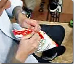 ポテトチップスを1万回振ると・・・・デロデロ・・