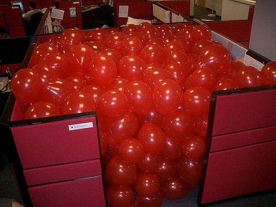 awesome_office_cube_pranks_02