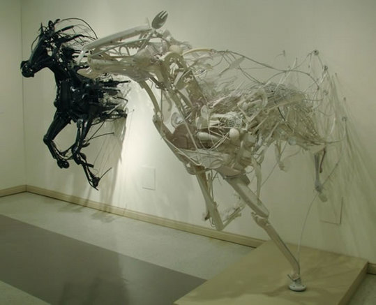 recycled-plastic-sculptures14