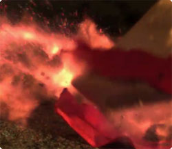 かなりの大迫力！ファイアークラッカーの爆発の瞬間をスローモーションで