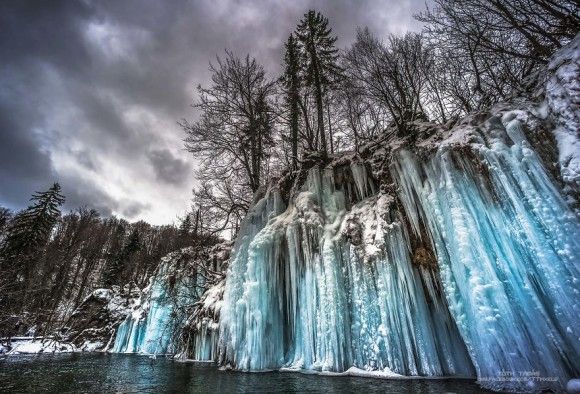 なるほど絶景！クロアチアの世界遺産、エメラルドグリーンの幻想的な景観が広がるプリトヴィツェ湖群国立公園