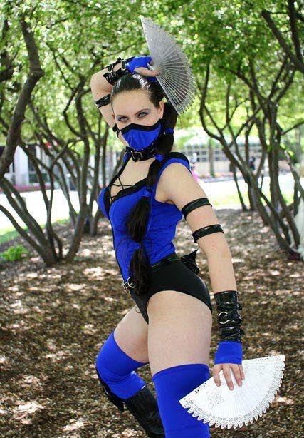 game-costumes08