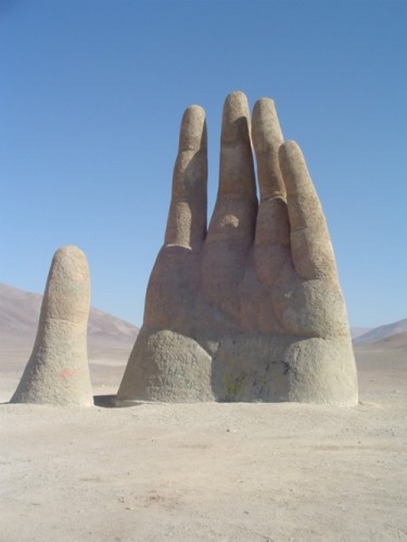 The-Giant-Hand-of-Atacama-3-375x499