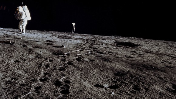 「ウォーター ！」月の地下には想像以上の膨大な水があることが再調査で明らかに（米研究）