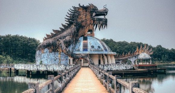ベトナムの観光スポットに新たなる仲間が加わった。是非見に行くべき廃墟、「ホー・トゥイ ティエン・ウォーターパーク」