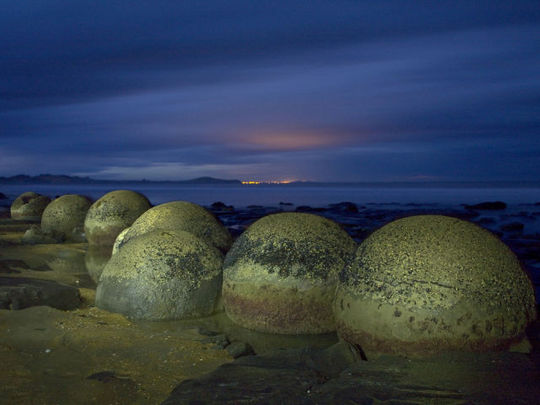 boulders_from_out_640_05