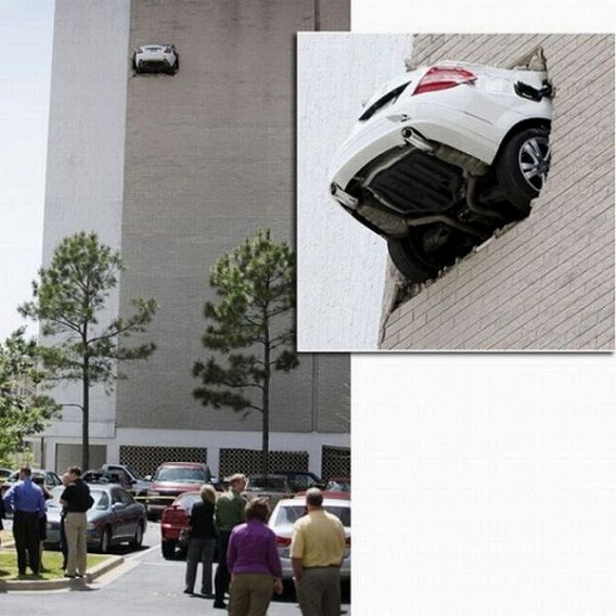 weird_car_crashes_640_04