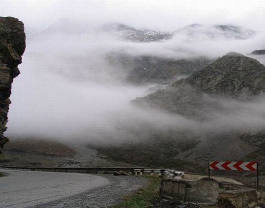 most_dangerous_roads_in_the_world_11