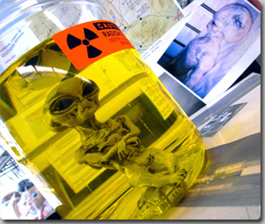 ロズウェル事件で捕獲されたエイリアンのホルマリン漬けが日本で販売開始に