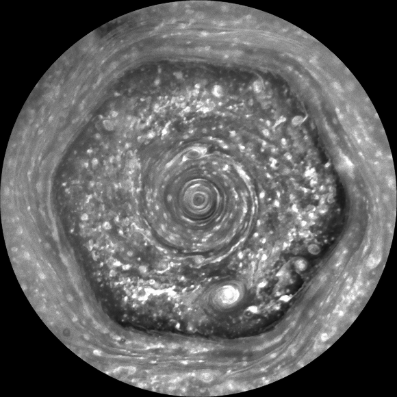 Hexagon_on_Saturn_e