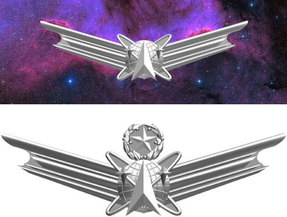 SF風デザインでかっこいい。アメリカ空軍・陸軍の特殊訓練を受けた兵士のみに贈られる、名誉ある「宇宙運用記章」