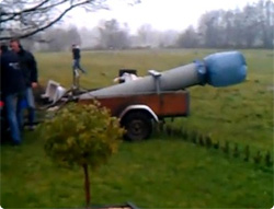 【動画】どうしてこうなった？自家製キャノン砲の恐るべき破壊力