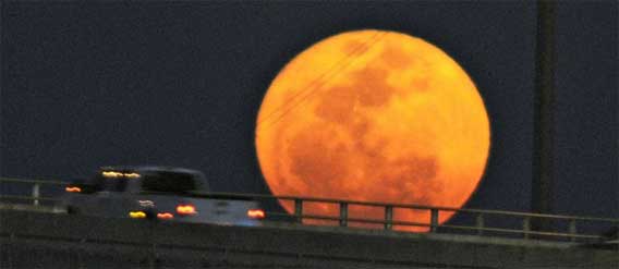 今年も再びやってくる、月が地球に大接近する「スーパームーン」は5月5日到来