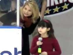 全米が泣いた！！８歳の少女が国歌斉唱中にマイクトラブル。観客たちの心がひとつとなり魂のサウンドが響き渡った瞬間