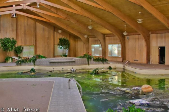 abandoned_mike_tyson_mansion_33