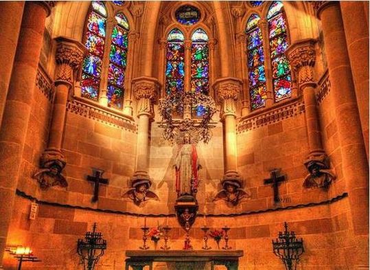 temple_expiatori_de_la_sagrada_familia_in_barcelona_20