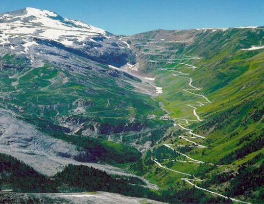 most_dangerous_roads_in_the_world_04