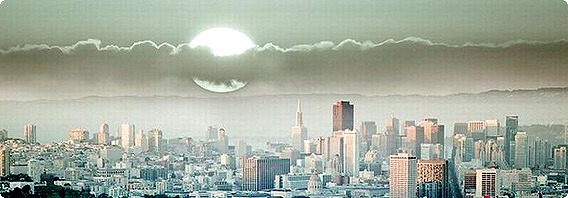 縦長の写真の中に秘められたドラマ。「惑星のある光景」