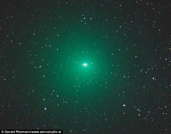 緑色に輝く彗星、「リニア彗星（252P）」を観測するチャンス到来！3月29日は火星と土星と一直線に並ぶぞ！