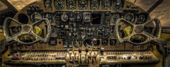 懐かしいワクワク感が止まらない、様々な飛行機のそれぞれのコックピット