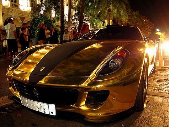 gold_ferrari_17