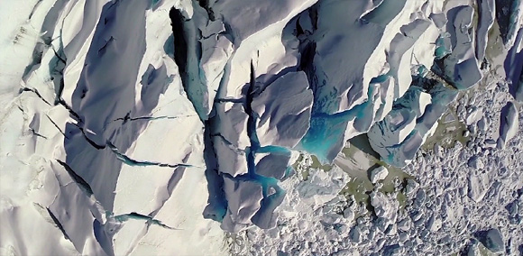 ダイナミック＆エキサイティング！氷の洞窟・火山噴火、前人未到の地を無人機で撮影
