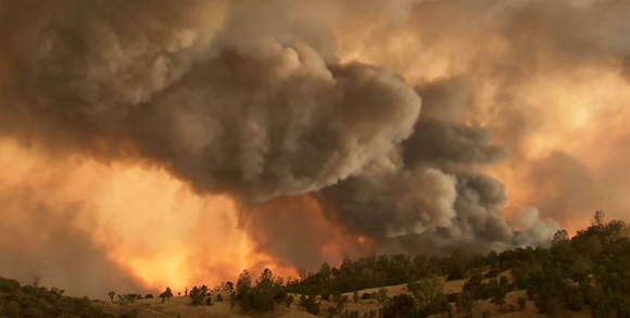 米カリフォルニア州で山火事が多発。その絶望的な光景が明らかに