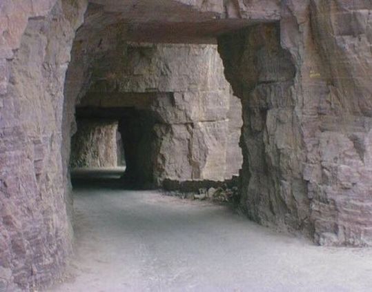 most_dangerous_roads_in_the_world_15