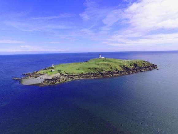 スコットランドの美しい島、リトル・ロス島が破格の安さで売りだされたその理由