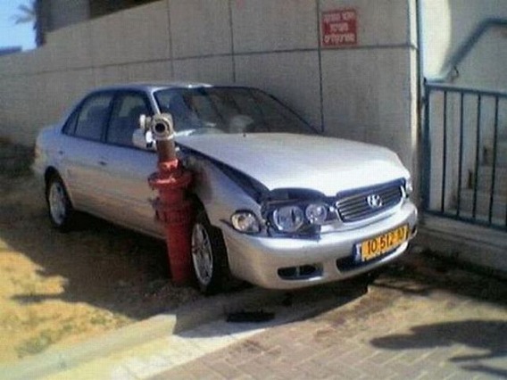 weird_car_crashes_640_33