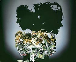 影になって初めてわかる！ただのガラクタが凄い影絵に大変身！！