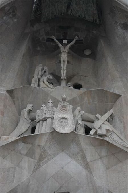 temple_expiatori_de_la_sagrada_familia_in_barcelona_10