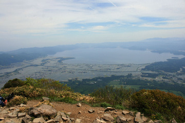 磐梯山山頂から猪苗代湖