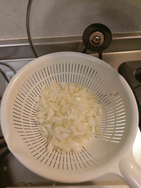 休日なんで本気のカレー作るやで