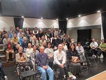野毛不動寄席客席下手