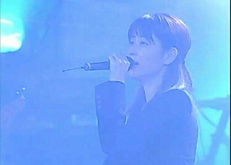歌う泉水さん