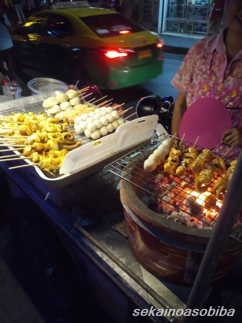 ナナ・プラザ前の焼きイカ屋