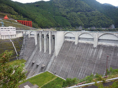 大滝ダム遠景