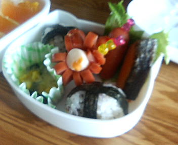 お花と手まりのお弁当(*^_^*)
