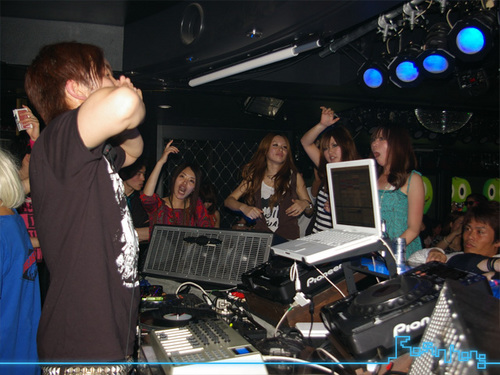 080517_live&bar11_01_b