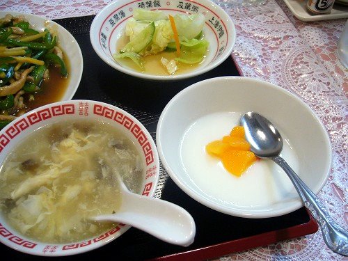 杏仁豆腐ついて680円