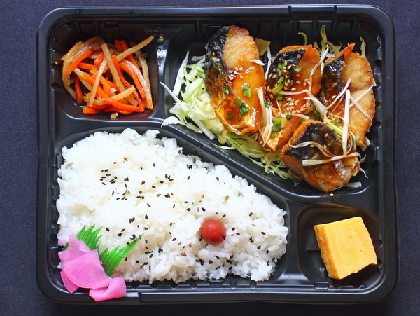 ヤオリン金崎店・サバ竜田揚げ弁当278円