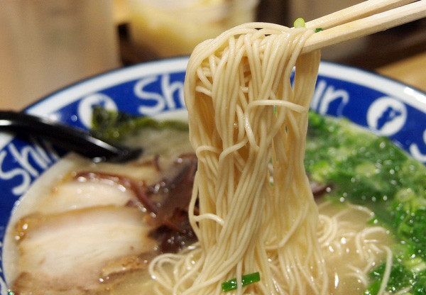 博多ラーメンShin Shin 細麺