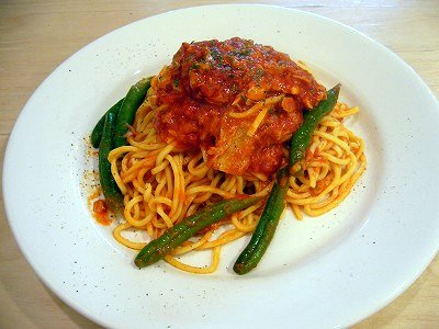 インゲンとツナのトマトソース、手作りパスタ(トップ用)