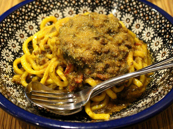 ロットチェント・黄色いイワシのソース 極太麺