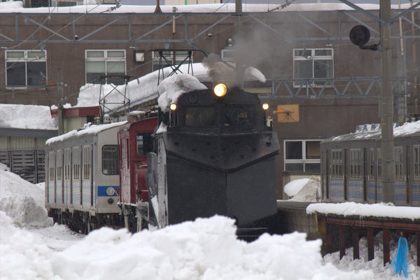 弘南鉄道・黒石駅 ラッセル車